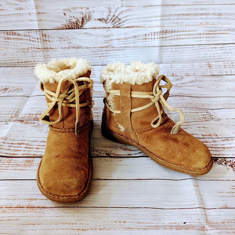 UGG Stivale Bimba Girls Scarpe Brown Suede Tie Boots Size 1